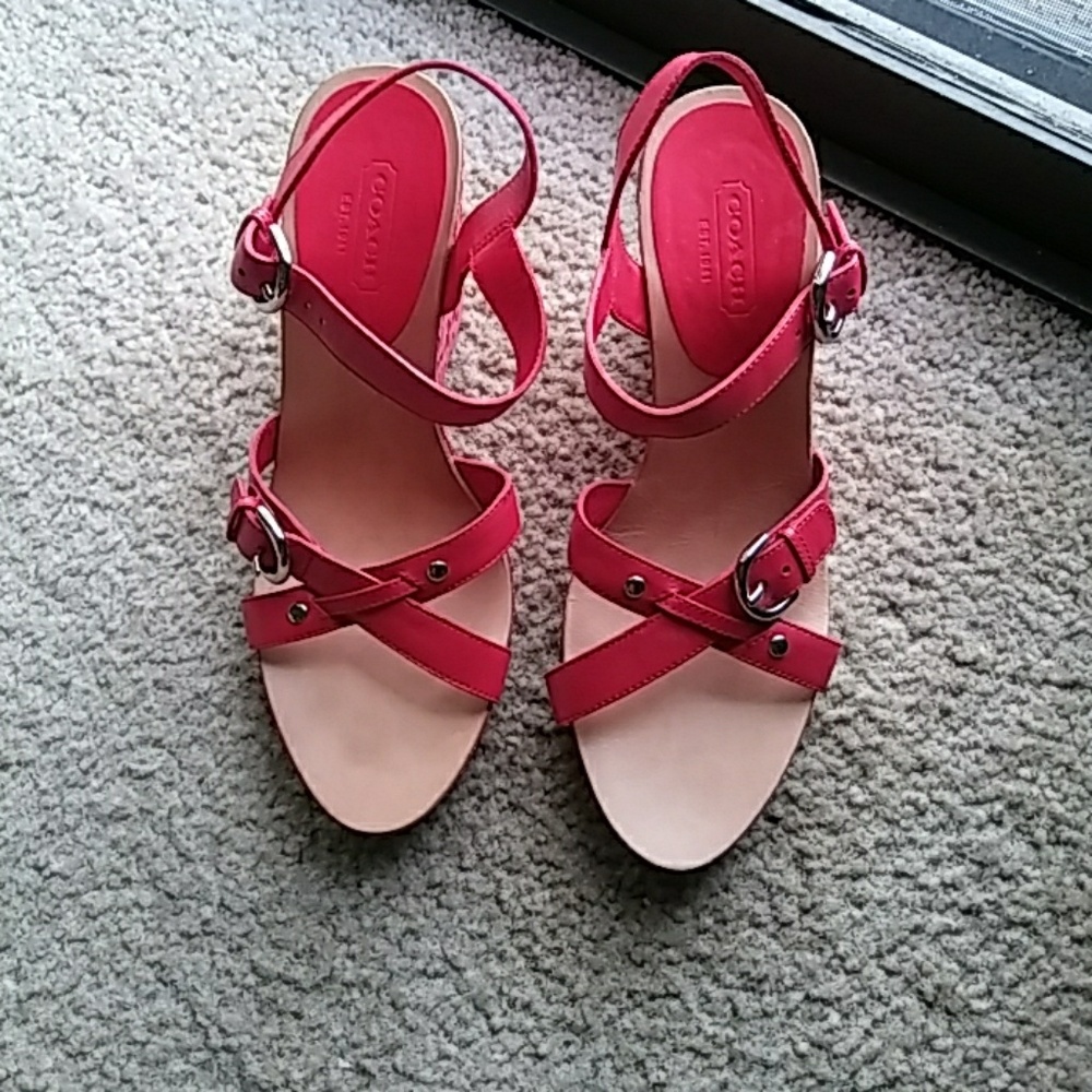 👡COACH Leather Platform Sandles